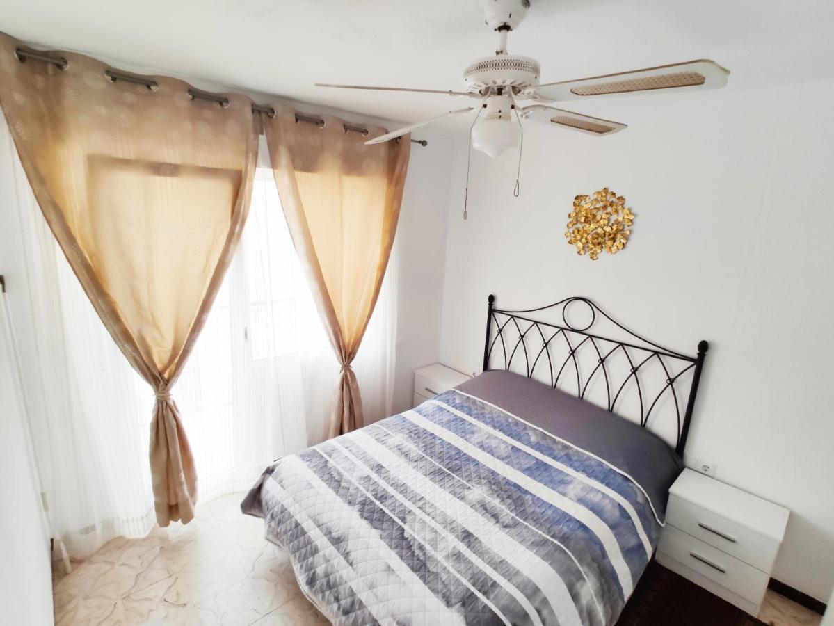 Sunny Apartment Near The Beach ซานตาโปลา ภายนอก รูปภาพ