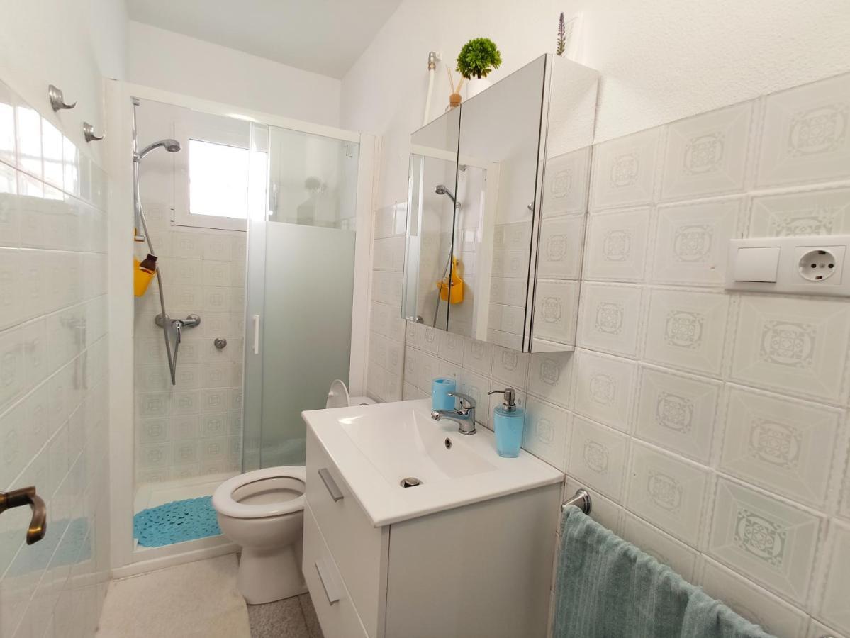 Sunny Apartment Near The Beach ซานตาโปลา ภายนอก รูปภาพ