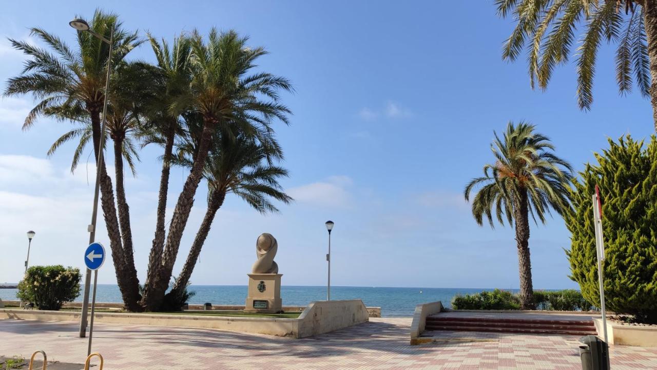 Sunny Apartment Near The Beach ซานตาโปลา ภายนอก รูปภาพ