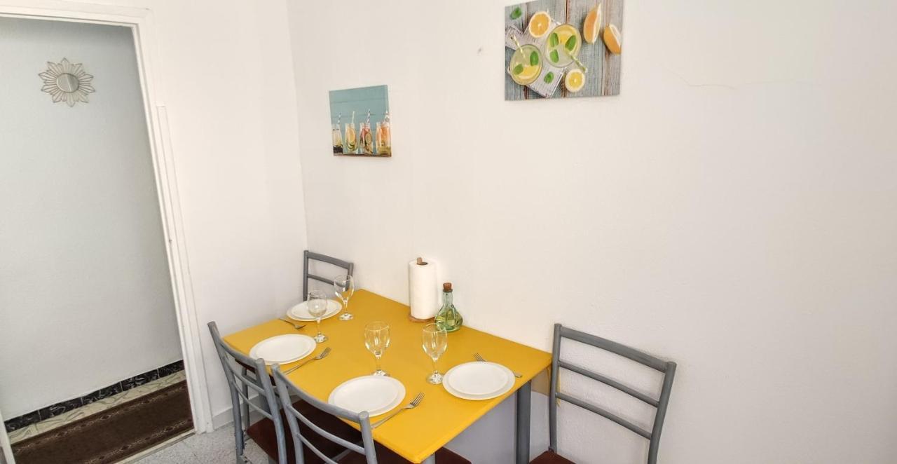 Sunny Apartment Near The Beach ซานตาโปลา ภายนอก รูปภาพ
